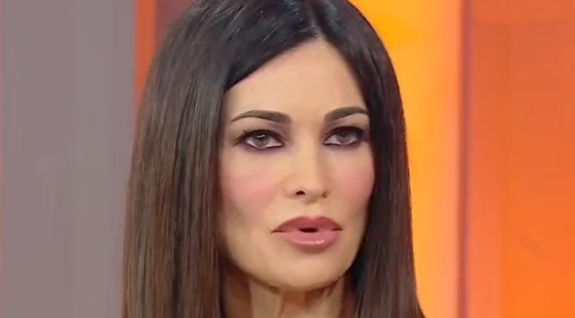 ''Si sapeva che Totti aveva un debole'': Manuela Arcuri spiega in diretta tv perché non ha costruito una famiglia con l'ex calciatore - Gossip.it | News sul Gossip e VIP