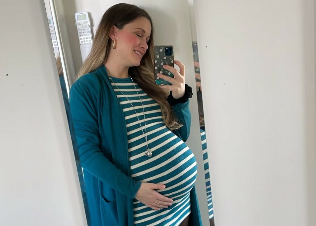 ''Benvenuto ottavo mese'': l’ex ballerina di 'Amici' Alice Bellagamba mostra il pancione ormai enorme