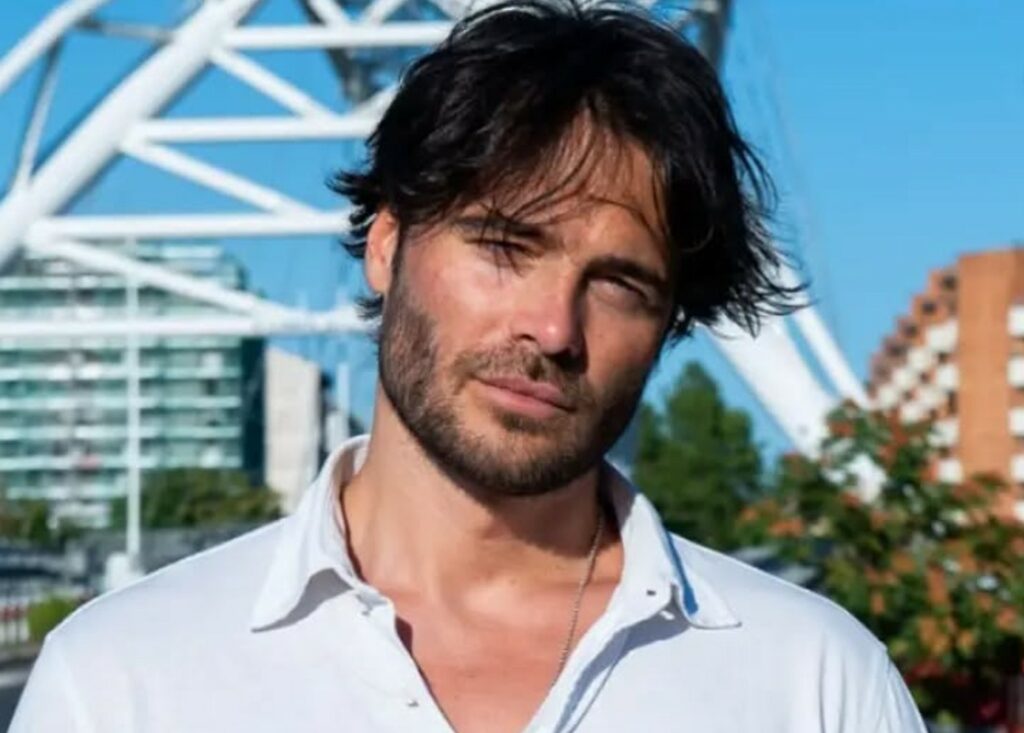 ''Lei è un grande dono che mi ha fatto la vita'': Giulio Berruti parla dei 5 anni d'amore con Maria Elena Boschi ''Lei è un grande dono che mi ha fatto la vita'': Giulio Berruti parla dei 5 anni d'amore con Maria Elena Boschi