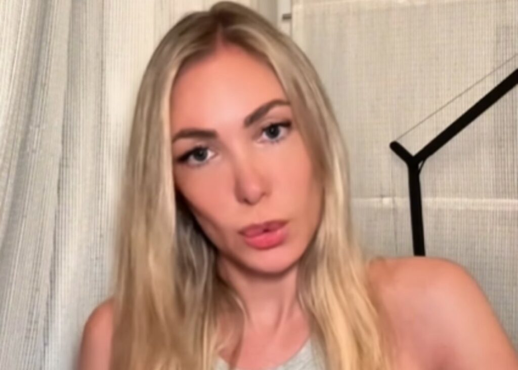 ''Il silicone si è spostato, porto addosso le conseguenze'': Laura Cremaschi di ‘Avanti un Altro’ spiega che le sue labbra grandi non sono un 'capriccio estetico' ''Il silicone si è spostato, porto addosso le conseguenze'': Laura Cremaschi di ‘Avanti un Altro’ spiega che le sue labbra grandi non sono un 'capriccio estetico'