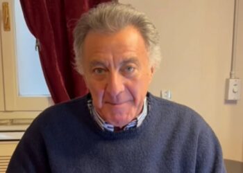 ''Non mi perdonerò di aver lasciato mia moglie incinta di 3 mesi'': Luca Barbareschi ammette di aver fatto una cosa terribile