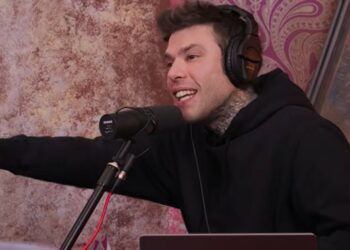 ''L'apice della sua carriera è essere venuta a riprendere il mio cane che ca*ava’': Fedez prende in giro Myrta Merlino