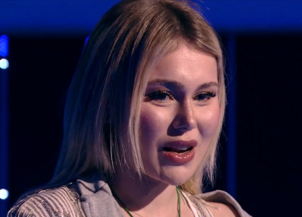 ''Quando qualcuno mi riconosce per strada mi viene l'ansia. A volte vorrei essere trasparente'': la rivelazione di Jasmine Carrisi in tv ''Quando qualcuno mi riconosce per strada mi viene l'ansia. A volte vorrei essere trasparente'': la rivelazione di Jasmine Carrisi in tv