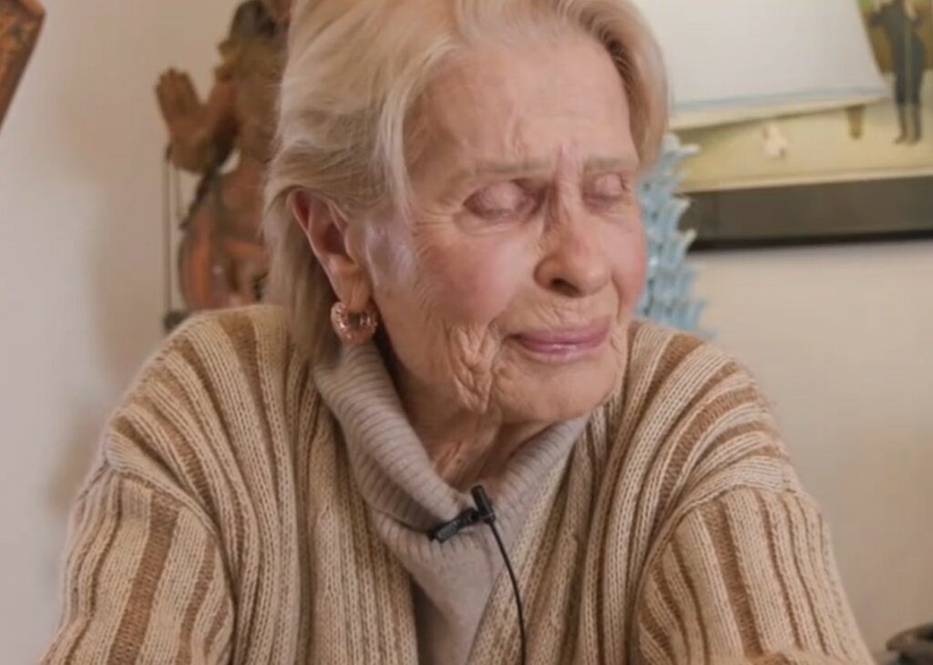 ''Non perdono'': la madre di Valeria Marini scoppia a piangere a 'Le Iene' ribadendo che il rapporto con la figlia è chiuso per sempre