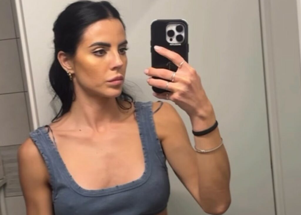 ''Il mio corpo non sta bene, la mia mente non sta bene'': l'ex velina Shaila Gatta perde quasi 5 kg dopo il GF e lancia l’allarme ''Il mio corpo non sta bene, la mia mente non sta bene'': l'ex velina Shaila Gatta perde quasi 5 kg dopo il GF e lancia l’allarme