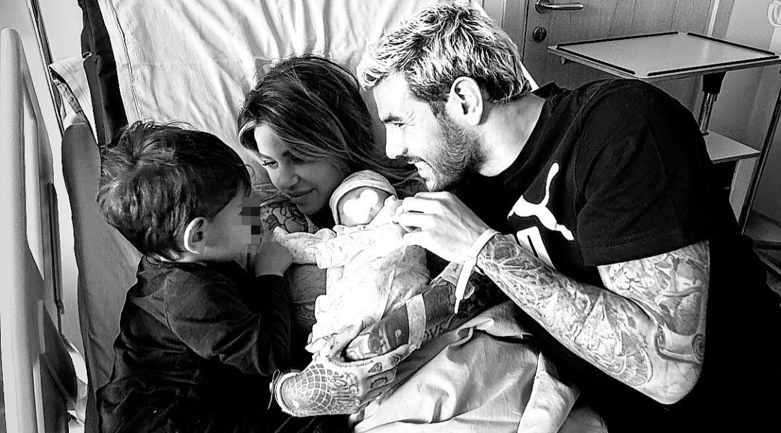 Zoe Cristofoli e Theo Hernandez accolgono al mondo una bambina: la piccola nata lo stesso giorno del fratello maggiore, foto - Gossip.it | News sul Gossip e VIP