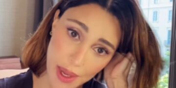 Belen annuncia che uno dei suoi nuovi prodotti sarà la maschera per le parti intime