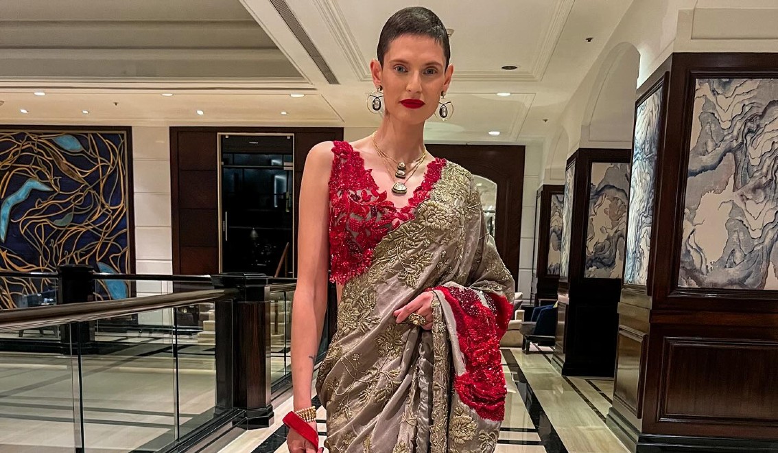 Bianca Balti stupenda coi capelli cortissimi post-chemio alla serata di gala in India con abiti tradizionali sudasiatici: guarda - Gossip.it | News sul Gossip e VIP