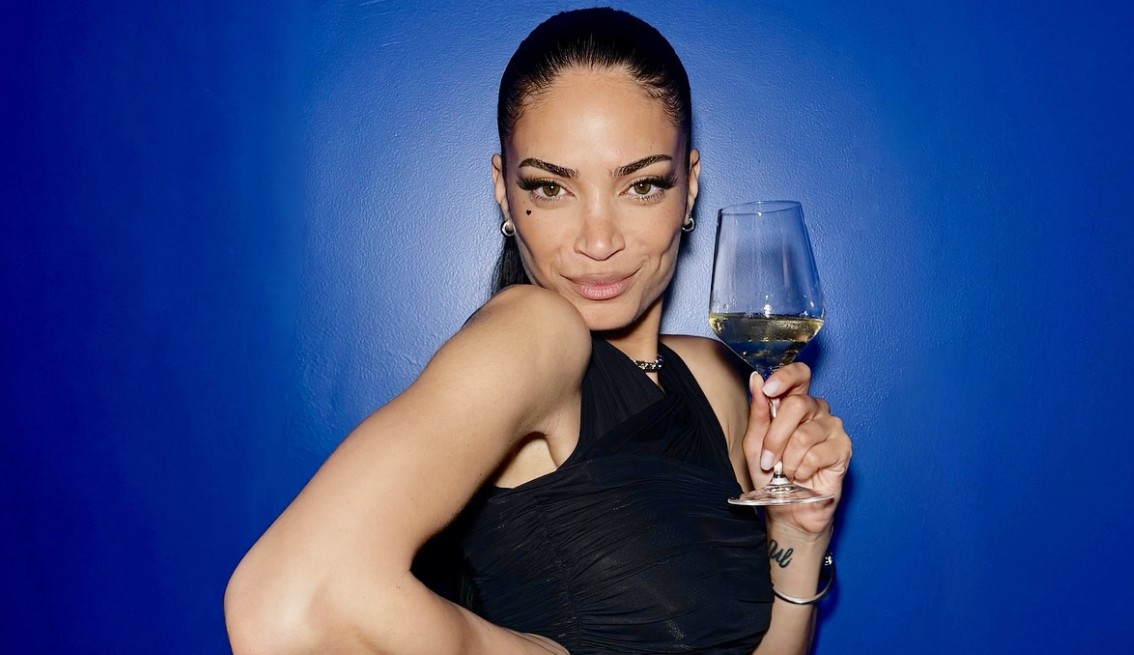 ''Vorrei essere una intellettuale'': Elodie, nata in periferia, ammette di essersi un po' imborghesita grazie al benessere e allo stile di vita agiato - Gossip.it | News sul Gossip e VIP