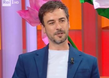 ''Si è formato più in palestra che altrove'': Iago Garcia attacca in tv Michele Morrone dopo l'invettiva del collega sul cinema 'di sinistra'