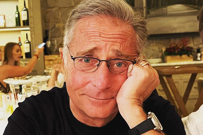 ''Ho un vecchio Nokia con il quale faccio le telefonate'': Paolo Bonolis rivela per la prima volta di avere però anche uno smartphone, ecco perché - Gossip.it | News sul Gossip e VIP