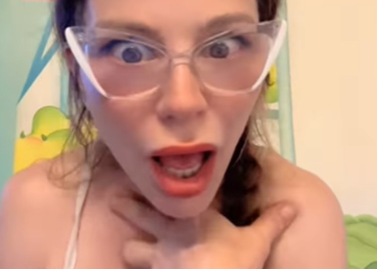 Naike Rivelli racconta come ha smesso di mangiare carne Naike Rivelli racconta come ha smesso di mangiare carne