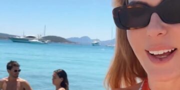 Melissa Satta e Thais Wiggers in Sardegna: la reunion delle ex veline