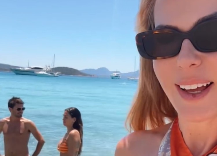 Melissa Satta e Thais Wiggers in Sardegna: la reunion delle ex veline