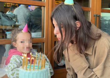 La figlia di Bianca Balti compie 18 anni: le foto dei festeggiamenti per Matilde