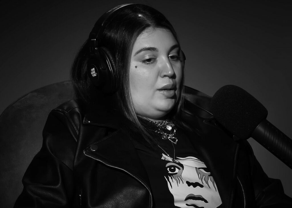 ''Sono ingrassata di 30 kg!'': Veronica Satti, figlia di Bobby Solo, commenta il fatto che molti hanno stentato a riconoscerla dopo l'aumento di peso ''Sono ingrassata di 30 kg!'': Veronica Satti, figlia di Bobby Solo, commenta il fatto che molti hanno stentato a riconoscerla dopo l'aumento di peso