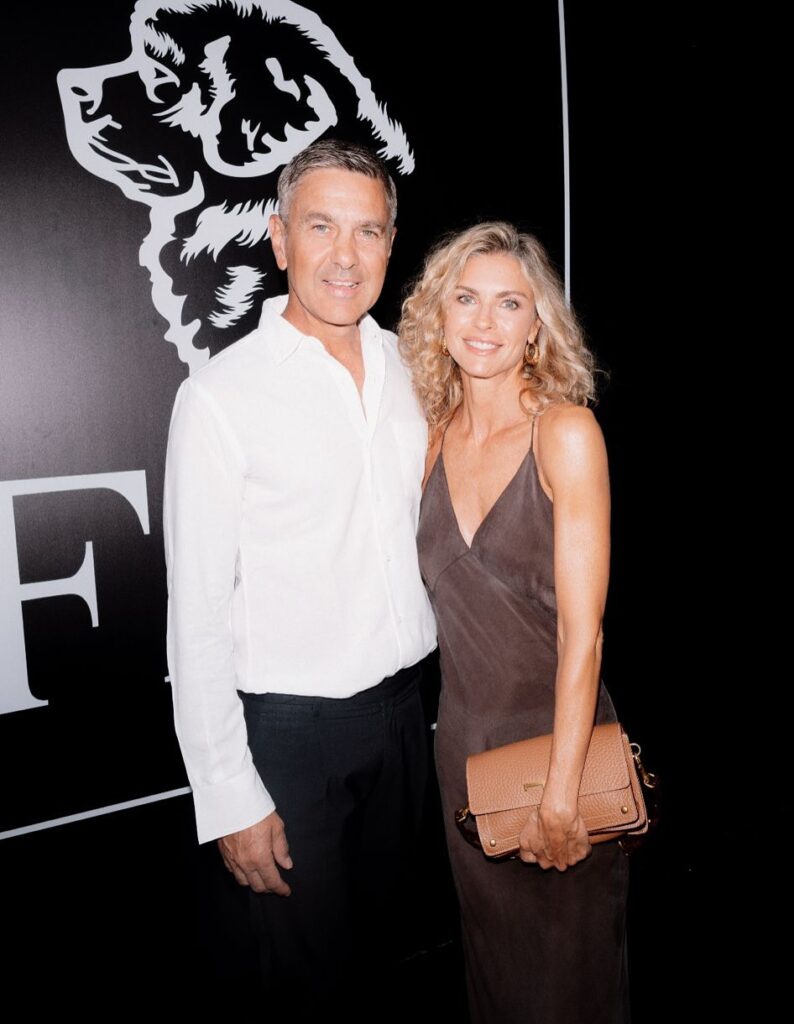 Martina Colombari e Billy Costacurta mondanissimi a Milano