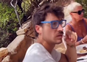 Belen e l'ex Antonino in vacanza insieme in Sardegna