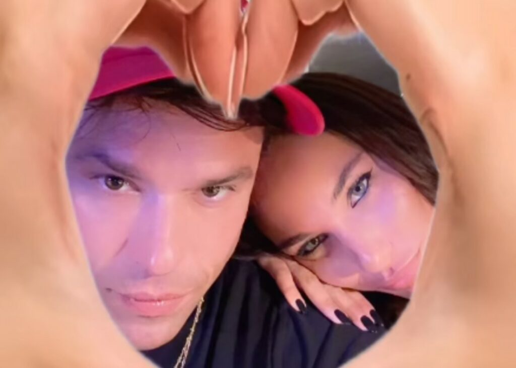 Fedez pubblica la prima foto con la sua presunta nuova fidanzata Giulia Honegger: guarda