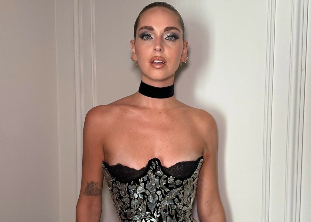 ''Non sembro più giovane oggi che 10 anni fa?'': Chiara Ferragni se lo chiede dopo aver visto questa sua vecchia foto ''Non sembro più giovane oggi che 10 anni fa?'': Chiara Ferragni se lo chiede dopo aver visto questa sua vecchia foto