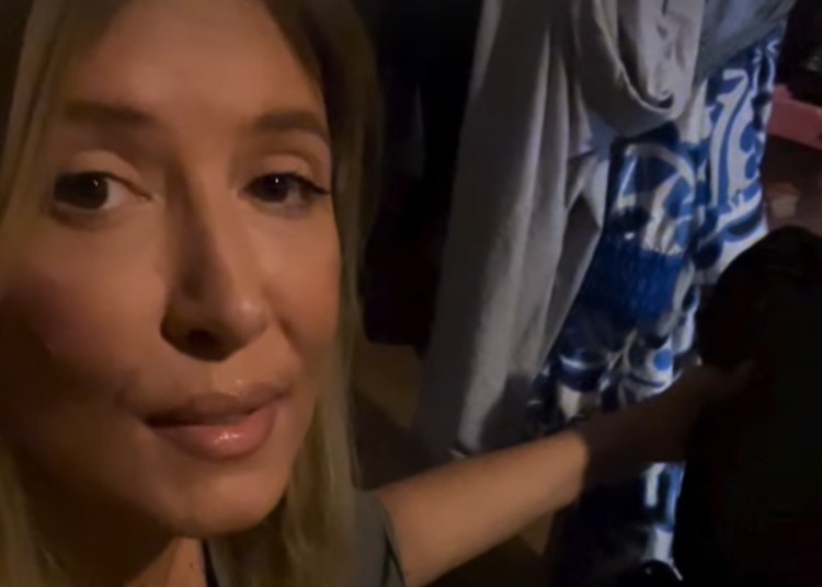 Il gatto di Selvaggia Lucarelli le fa un brutto scherzo prima della partenza per le vacanze