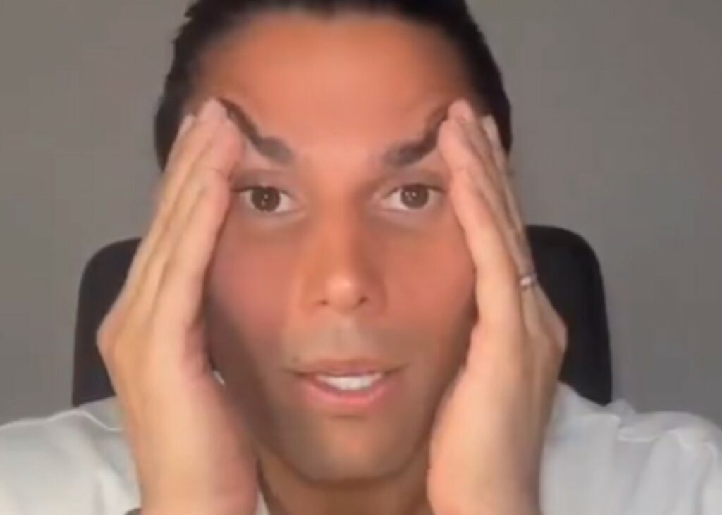 ''Mi ha chiamato pagliaccio, narcisista'': Luca Onestini rivela rottura con Aleska Genesis solo pochi giorni dopo aver annunciato che si sarebbero sposati ''Mi ha chiamato pagliaccio, narcisista'': Luca Onestini rivela rottura con Aleska Genesis solo pochi giorni dopo aver annunciato che si sarebbero sposati