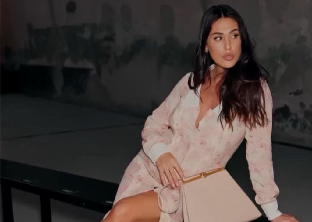 Cecilia Rodriguez, pancione alle sfilate Milano Fashion Week. Brand e look scelti Cecilia Rodriguez, pancione alle sfilate Milano Fashion Week. Brand e look scelti