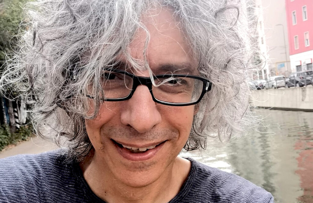 Gli hanno dato 2 anni di vita, ma il pianista Giovanni Allevi ''non ci crede'' e continua le infusioni: ''Ho scelto questa strada'' Gli hanno dato 2 anni di vita, ma il pianista Giovanni Allevi ''non ci crede'' e continua le infusioni: ''Ho scelto questa strada''