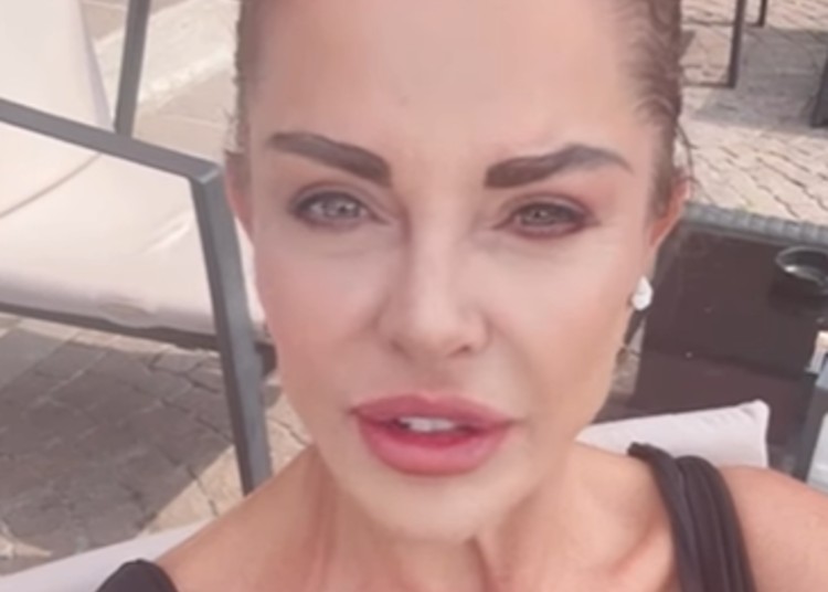 Alba Parietti replica a Lucrezia Lante della Rovere dopo le frasi dalla Balivo Alba Parietti replica a Lucrezia Lante della Rovere dopo le frasi dalla Balivo