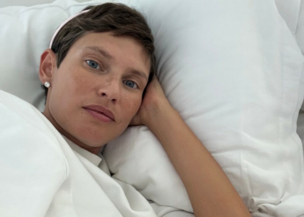 ''Piangevo e non mi riuscivo ad alzare dal letto'': Bianca Balti confessa di essere caduta in depressione quest'estate, e spiega come ne è uscita ''Piangevo e non mi riuscivo ad alzare dal letto'': Bianca Balti confessa di essere caduta in depressione quest'estate, e spiega come ne è uscita