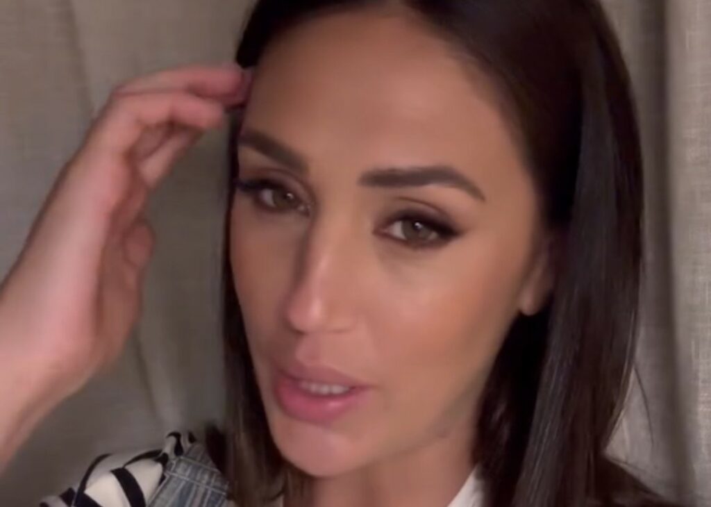 ''All'inizio ne andavo fiera, poi mi sono pentita, ero insicura'': Cecilia Rodriguez ammette di rimpiangere di aver rifatto il seno