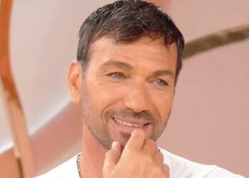 Costantino Vitagliano si è sottoposto a ritocchini e chirurgia estetica? Le sue parole in tv