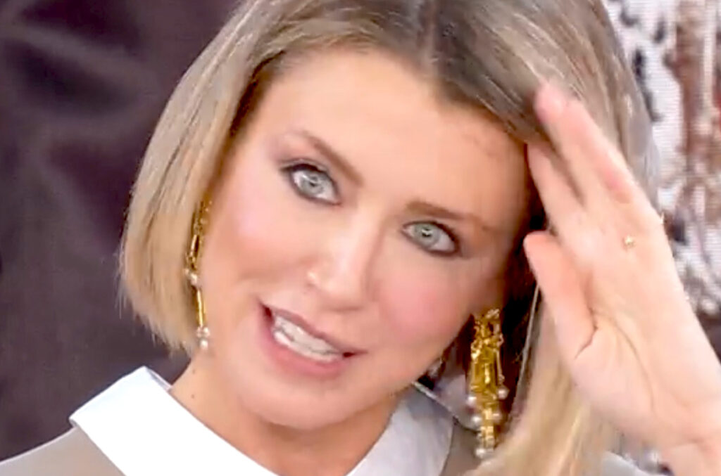 ''Volevo morire, una doccia fredda'': l’ex velina Elena Barolo racconta come ha scoperto un tradimento dell’ex Martorana con una telefonata partita per sbaglio ''Volevo morire, una doccia fredda'': l’ex velina Elena Barolo racconta come ha scoperto un tradimento dell’ex Martorana con una telefonata partita per sbaglio