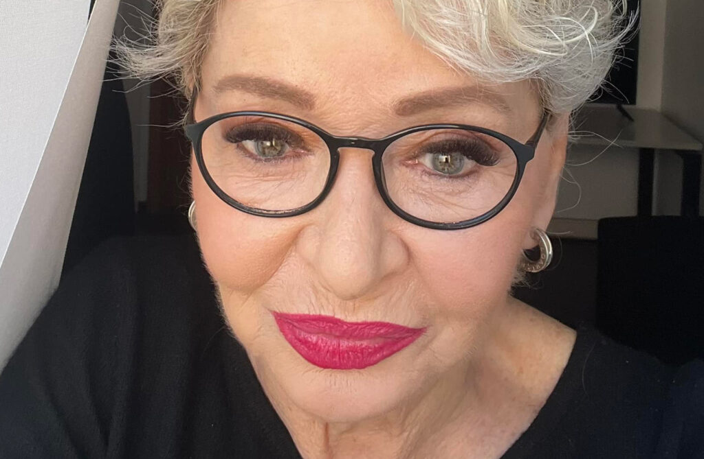 ''Io accusata di essere rimasta in vacanza invece che commemorare Pippo Baudo'': Enrica Bonaccorti, situazione paradossale dopo la scoperta del tumore