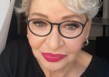 ''Io accusata di essere rimasta in vacanza invece che commemorare Pippo Baudo'': Enrica Bonaccorti, situazione paradossale dopo la scoperta del tumore