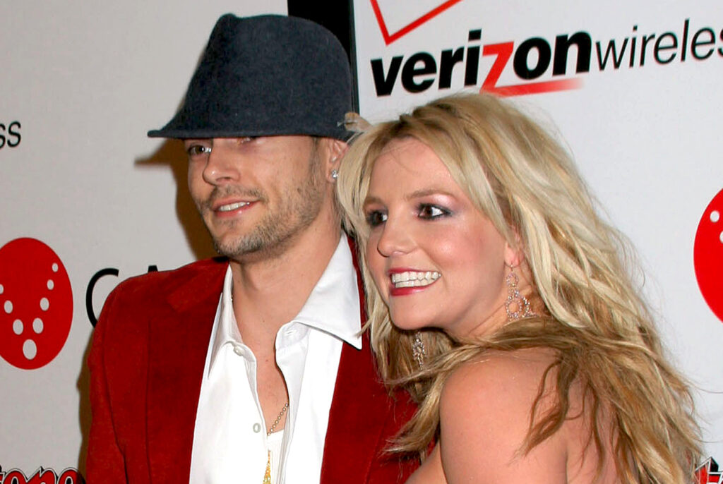 ''Britney osservava i nostri figli che dormivano con un coltello in mano'': l’ex marito della Spears fa un racconto davvero inquietante ''Britney osservava i nostri figli che dormivano con un coltello in mano'': l’ex marito della Spears fa un racconto davvero inquietante