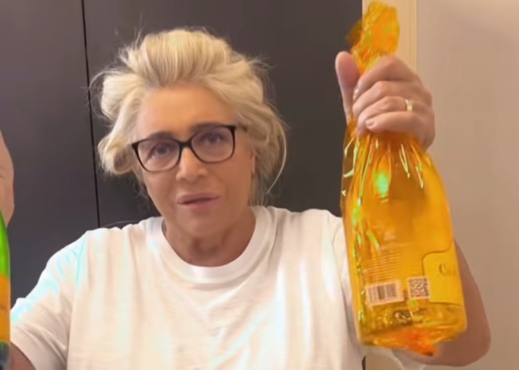 La sorpresa in camerino per i 75 anni di Mara Venier La sorpresa in camerino per i 75 anni di Mara Venier