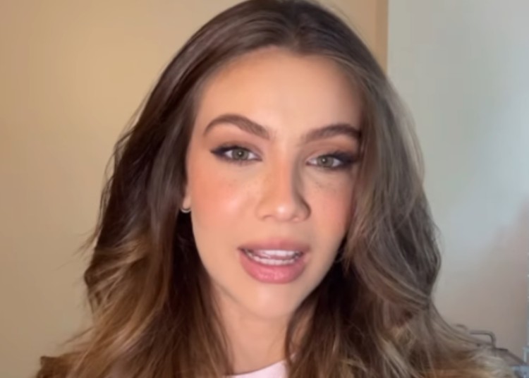 Elisa Visari mostra la cameretta del figlio avuto con Andrea Damante Elisa Visari mostra la cameretta del figlio avuto con Andrea Damante