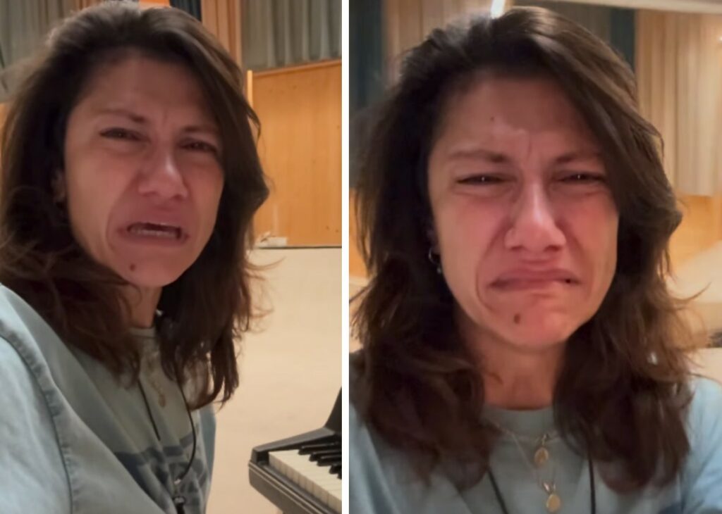 La cantante Elisa piange disperata: lacrime in un video sui social pubblicato nella notte, ecco perché La cantante Elisa piange disperata: lacrime in un video sui social pubblicato nella notte, ecco perché