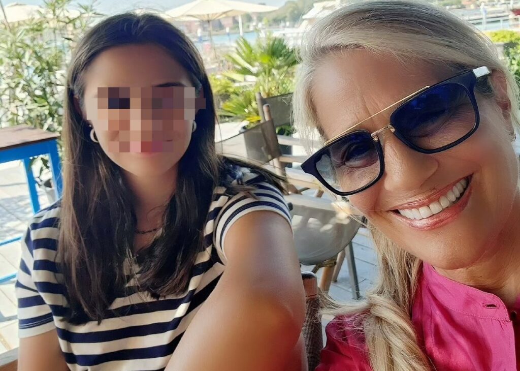 ''Tua sorella Jacqueline è più bella di te'': Heather Parisi sbotta per le critiche alla sua figlia gemella Elizabeth ''Tua sorella Jacqueline è più bella di te'': Heather Parisi sbotta per le critiche alla sua figlia gemella Elizabeth