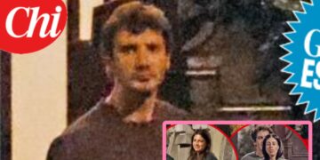 Stefano De Martino a cena con le ex Emma e Gilda: il commento di Caroline Tronelli Stefano De Martino a cena con le ex Emma e Gilda: il commento di Caroline Tronelli