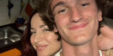 E’ morto a soli 18 anni il fratello di Andrea Delogu: una tragedia immane colpisce la conduttrice e concorrente di 'Ballando' E’ morto a soli 18 anni il fratello di Andrea Delogu: una tragedia immane colpisce la conduttrice e concorrente di 'Ballando'