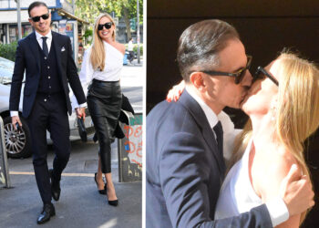 Federica Panicucci paparazzata a pranzo fuori col compagno Marco Bacini nel giorno del 58esimo compleanno: foto