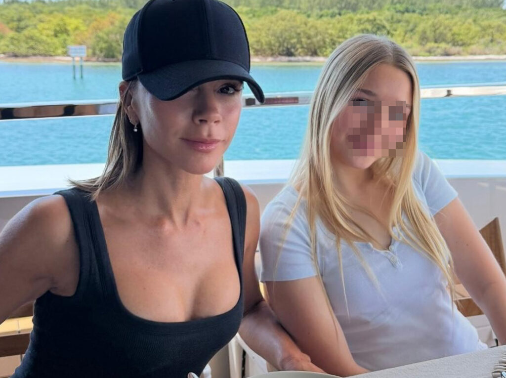 ''Avevo bisogno di essere presa sul serio'': Victoria Beckham spiega perché ha rimosso gli impianti al seno per tornare 'naturale'