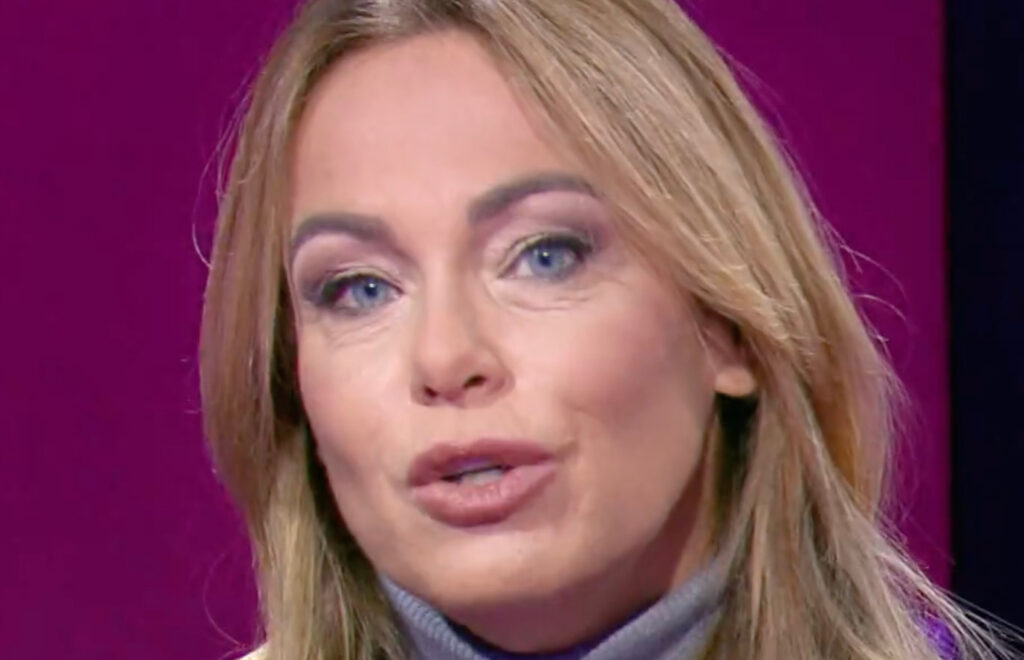 Sonia Bruganelli pentita di aver parlato del tradimento nei confronti di Bonolis? ''Nomi buttati a caso, coinvolto chi non c’entrava niente'' Sonia Bruganelli pentita di aver parlato del tradimento nei confronti di Bonolis? ''Nomi buttati a caso, coinvolto chi non c’entrava niente''