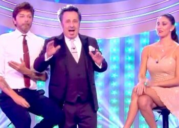 ''Ricordi quando eri meno rifatto di me?'': Belen Rodriguez in tv lancia una frecciata all’ex De Martino