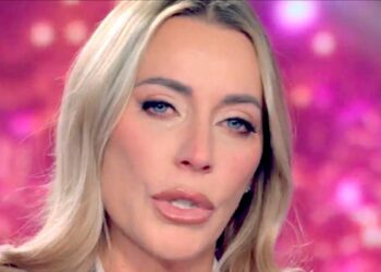 ''Mi ha detto: ‘Mi dispiace ma non ti amo più’'': Karina Cascella parla della fine della relazione col padre della figlia Ginevra