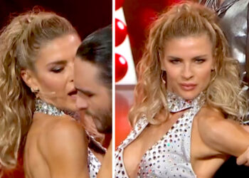 Martina Colombari in crisi per la coreografia sensuale a Ballando: ''La nuvoletta mi dice che sembro una porcona, non mi guardo sennò mi giudico''