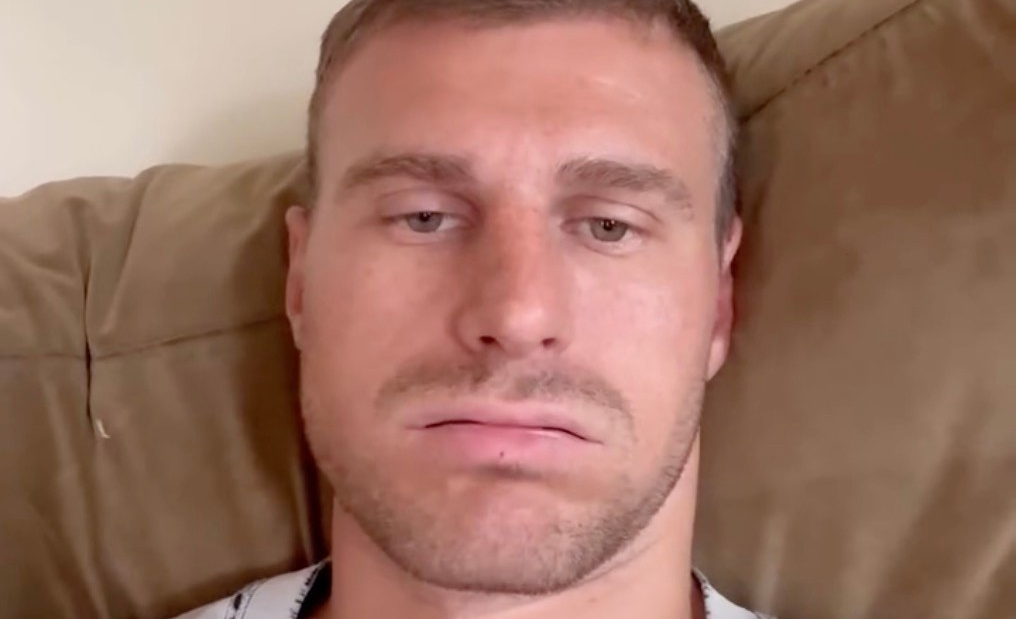 Chiedono all’ex della Canalis Georgian Cimpeanu perché è finita con Elisabetta, lui sbuffa e poi risponde così Chiedono all’ex della Canalis Georgian Cimpeanu perché è finita con Elisabetta, lui sbuffa e poi risponde così