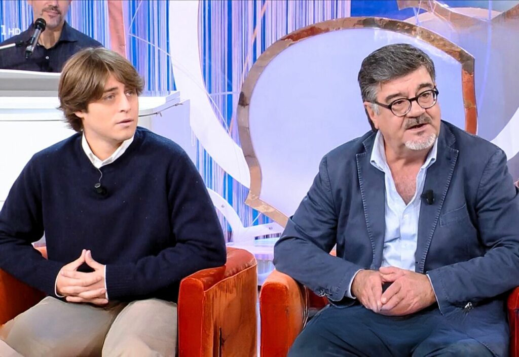 ''Papà ha una personalità molto forte'': Francesco Pannofino col figlio 27enne Andrea in tv ''Papà ha una personalità molto forte'': Francesco Pannofino col figlio 27enne Andrea in tv